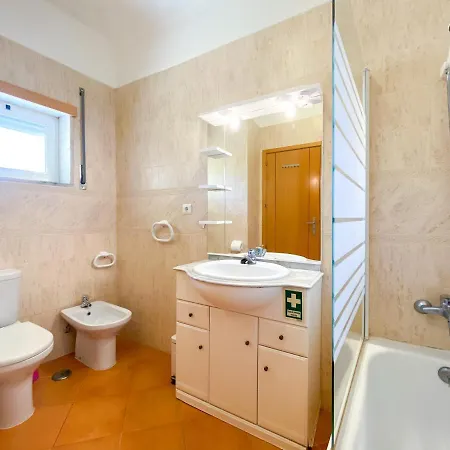 Apartment Casa Marina - Apartamento Com Piscina Junto Da Marina De *