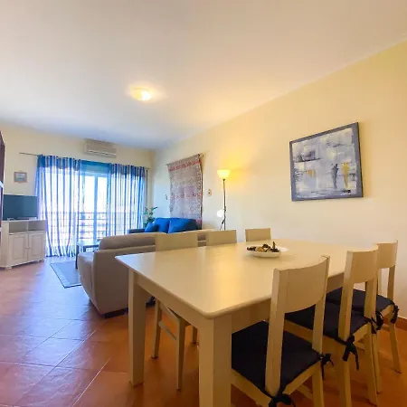 Casa Marina - Apartamento Com Piscina Junto Da Marina De *