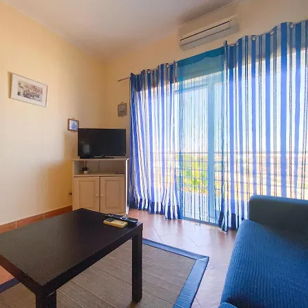 Casa Marina - Apartamento Com Piscina Junto Da Marina De *