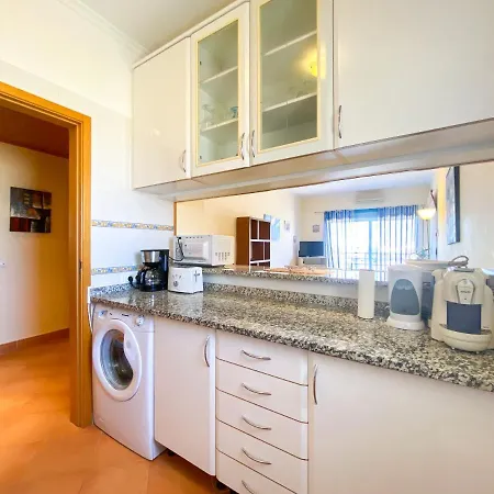 Casa Marina - Apartamento Com Piscina Junto Da Marina De *