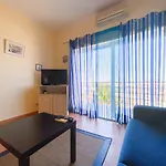 Casa Marina - Apartamento Com Piscina Junto Da Marina De *