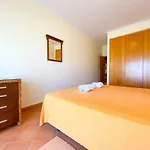 Casa Marina - Apartamento Com Piscina Junto Da Marina De *